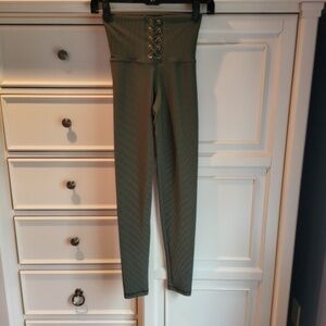Strut This Size XS Green Khaki Leggings
